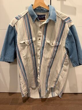 Wrangler Short Sleeve Button-Down with Cream Base & Blue Accents